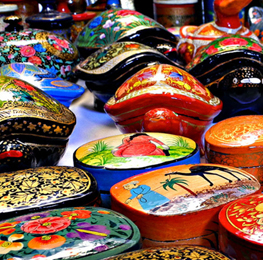 HANDICRAFTS & DECORATIVES